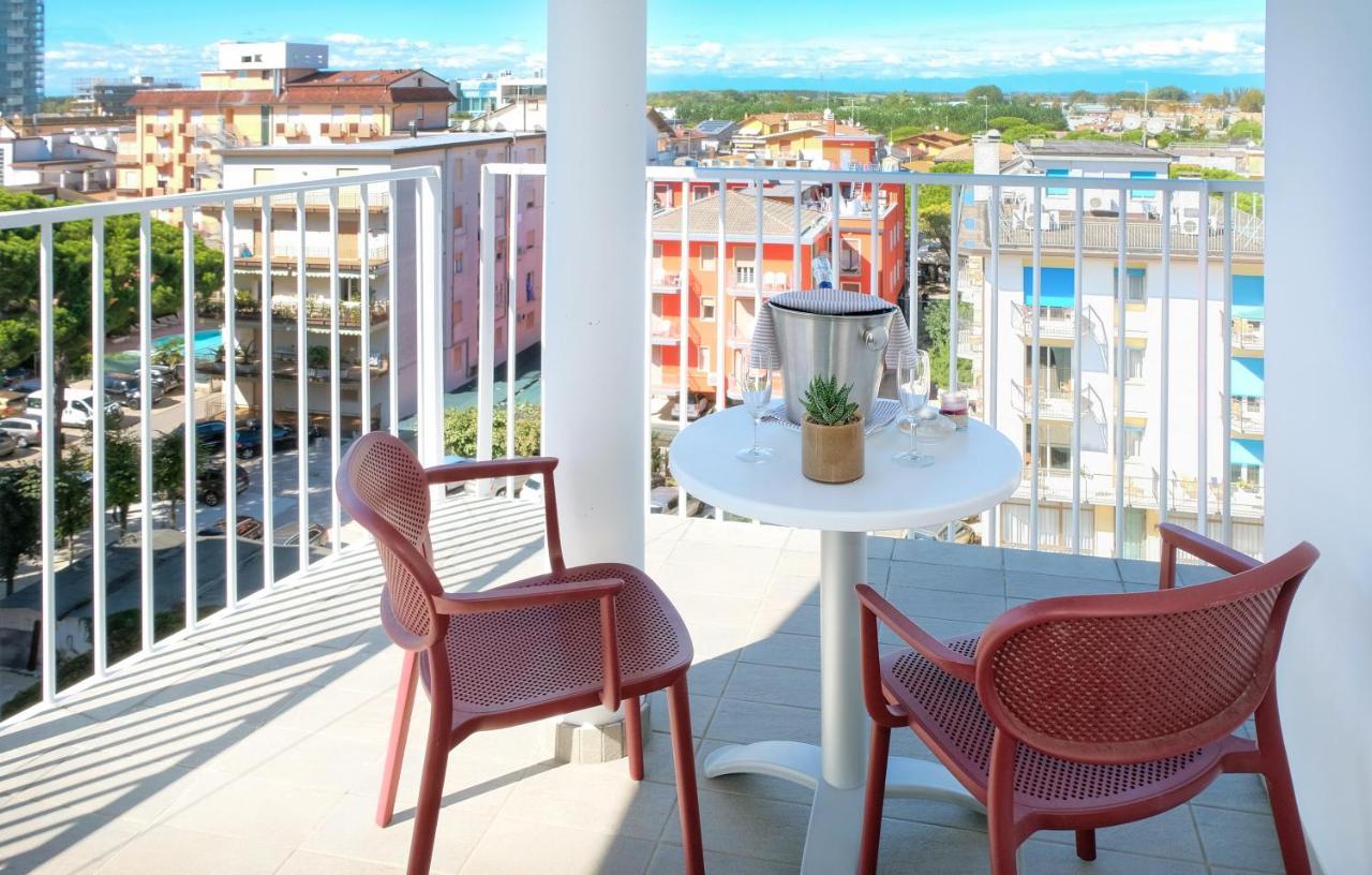 Hotel Manila Lido di Jesolo Exterior photo