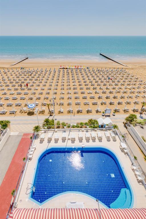 Hotel Manila Lido di Jesolo Exterior photo