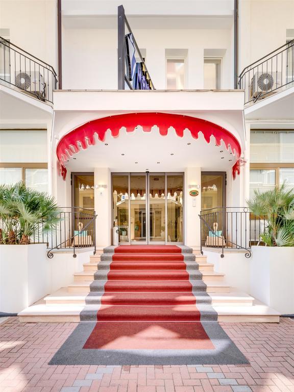 Hotel Manila Lido di Jesolo Exterior photo