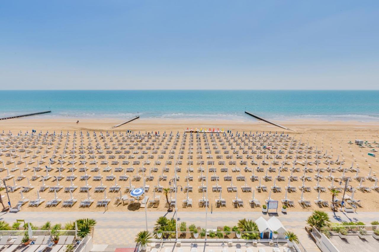 Hotel Manila Lido di Jesolo Exterior photo